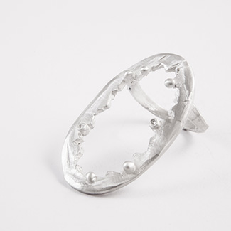 wolke 04 / ring, silver + yellow-sapphire or black-crystal